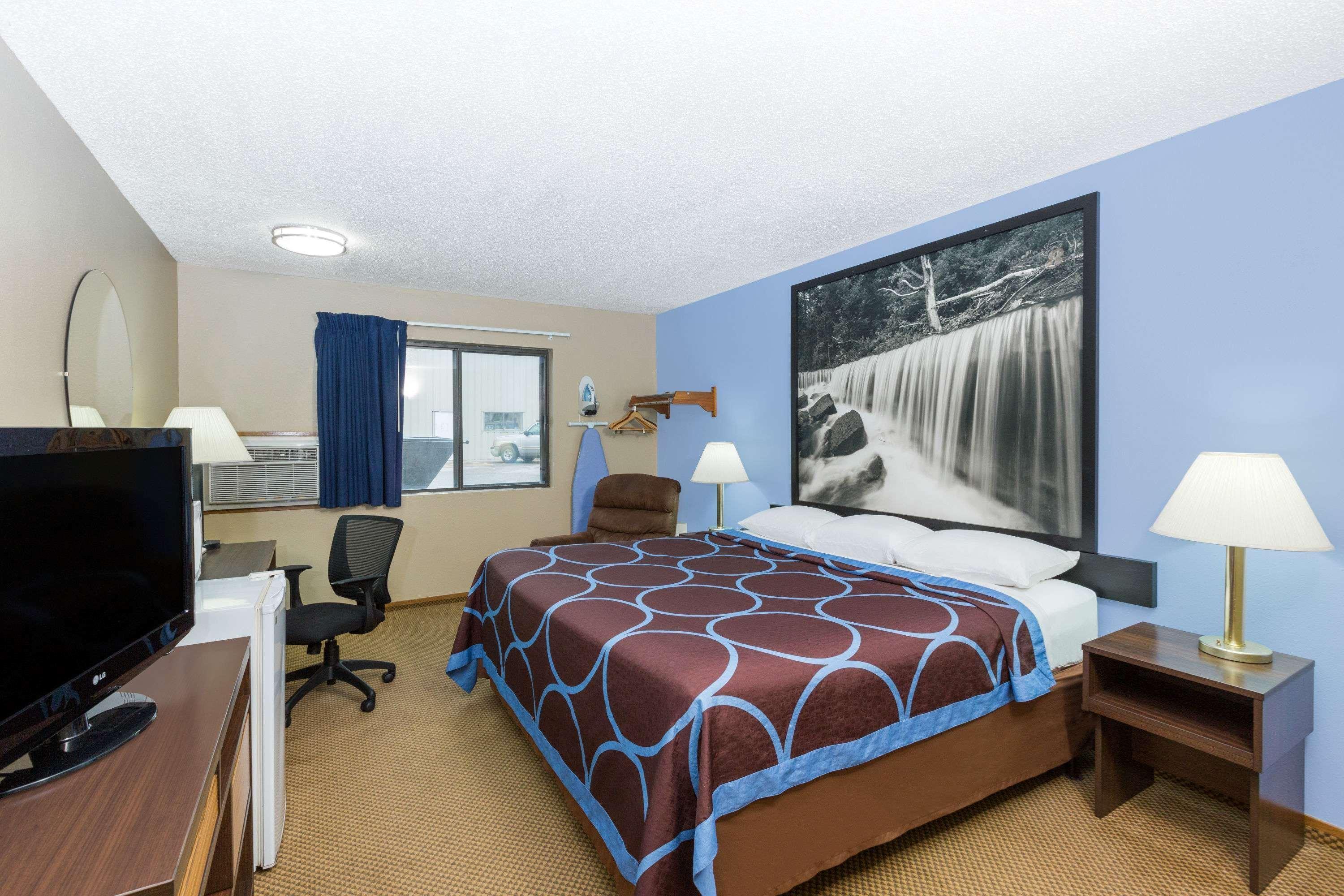 Super 8 By Wyndham Manhattan Ks Exterior foto