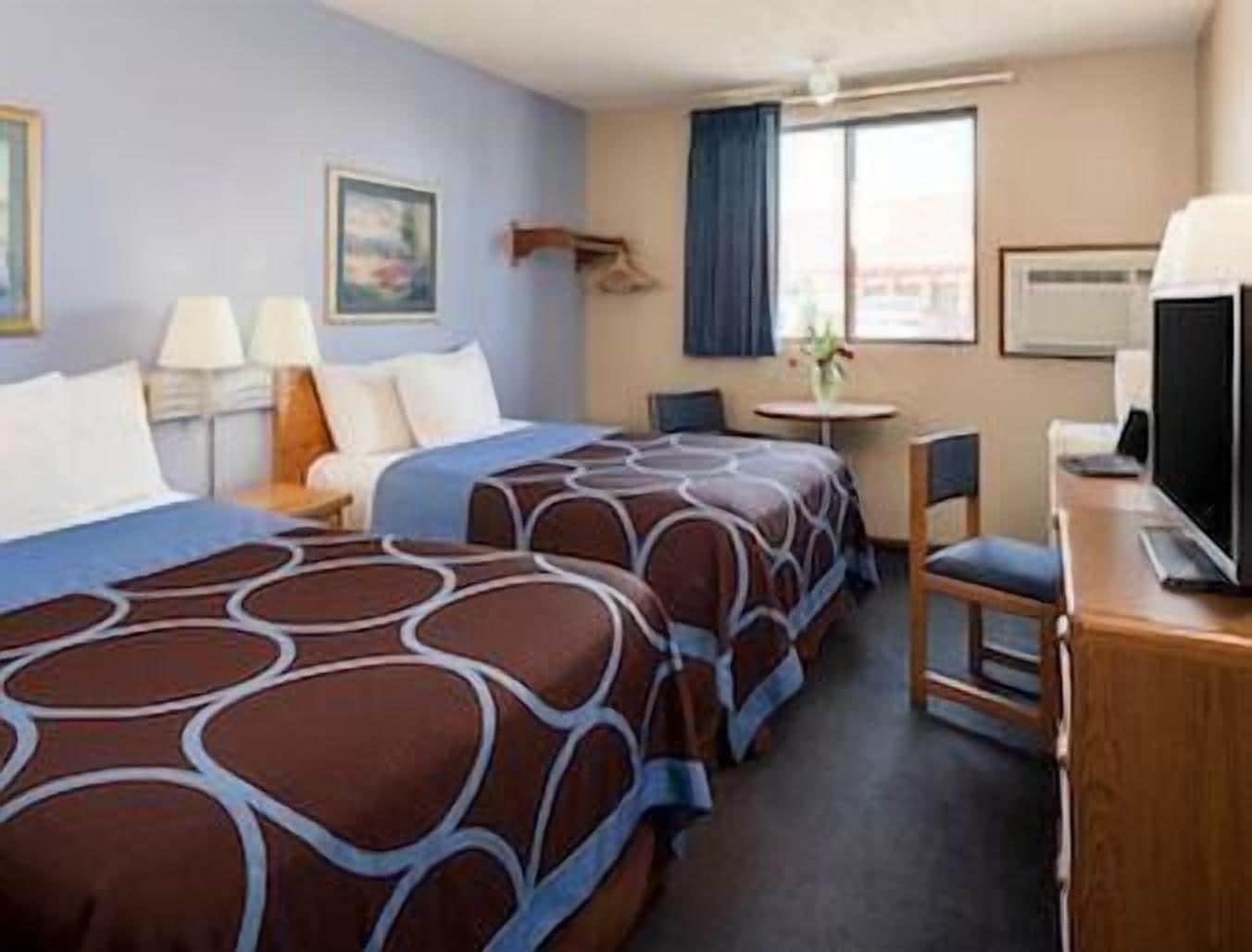 Super 8 By Wyndham Manhattan Ks Exterior foto