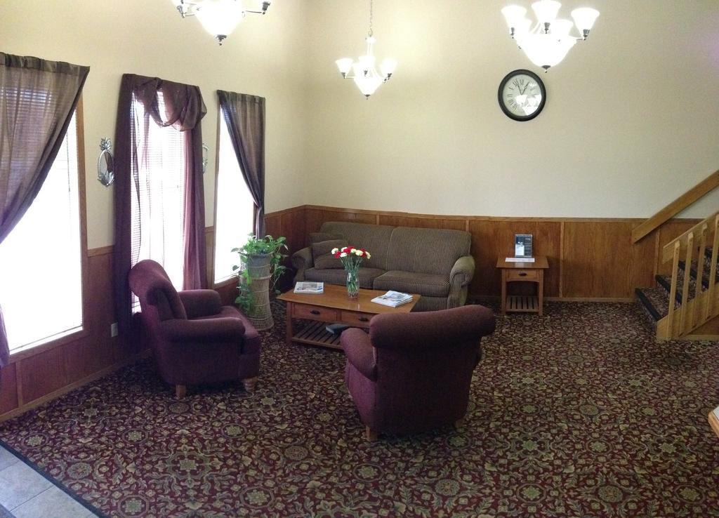 Super 8 By Wyndham Manhattan Ks Exterior foto