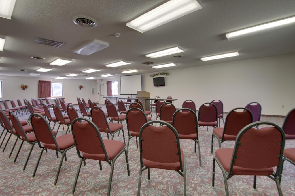 Super 8 By Wyndham Manhattan Ks Exterior foto